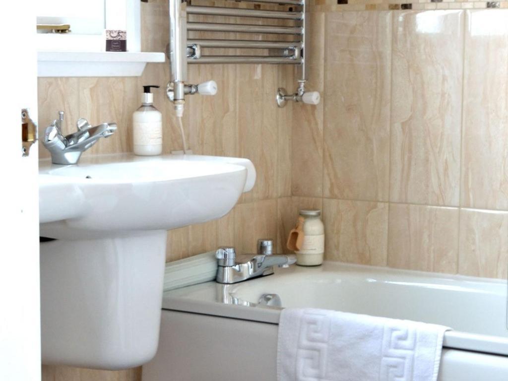 Sonata Guest House (Adults Only) Kendal Kültér fotó